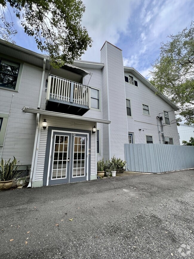 Building Photo - 911 S Rome Ave Rental