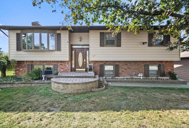 Building Photo - 8 Badami Dr