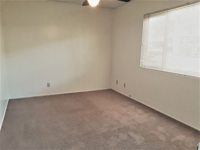 1358 W Arrow Hwy Unidad D