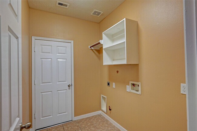 Photo - 2409 Shorebrook Dr