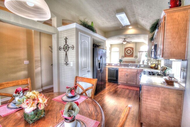 Photo - 102 Briarwood Dr