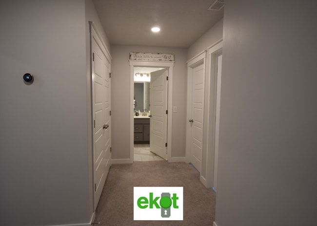 Photo - Spacious Townhome Near Shopping! 3 BD 2.5 BTH