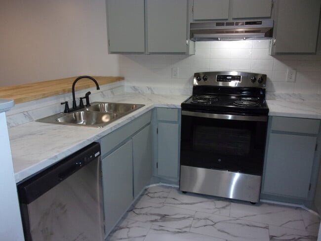 Photo - Fully Renovated 2 Bedroom 2 Bath Condo in Eagles Landing Unidad 104-C