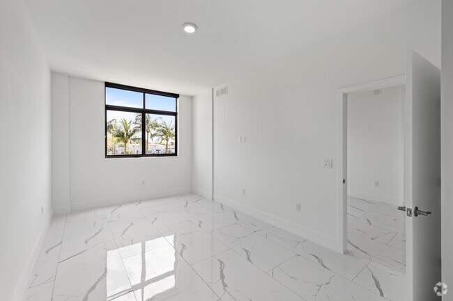 2BR, 2BA