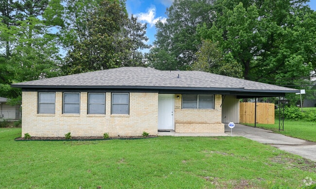 Building Photo - 900 Thompson St Rental