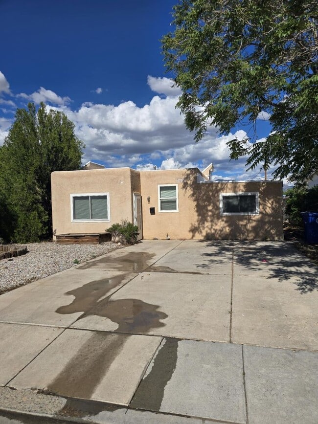 NE Two bedroom home - NE Two bedroom home
