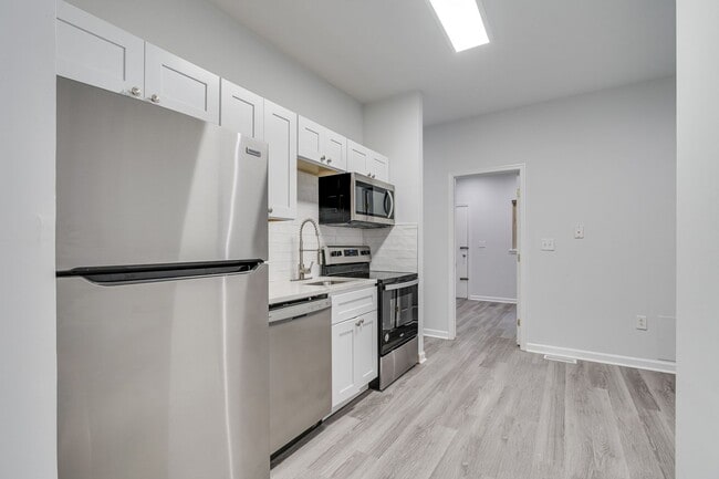 Building Photo - Brand New Luxury Temple Apartments Unit 1