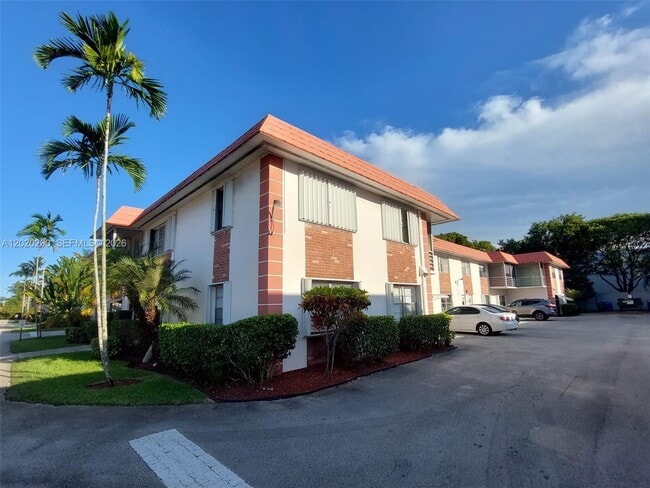 Photo - 3550 NW 8th Ave Unit 713