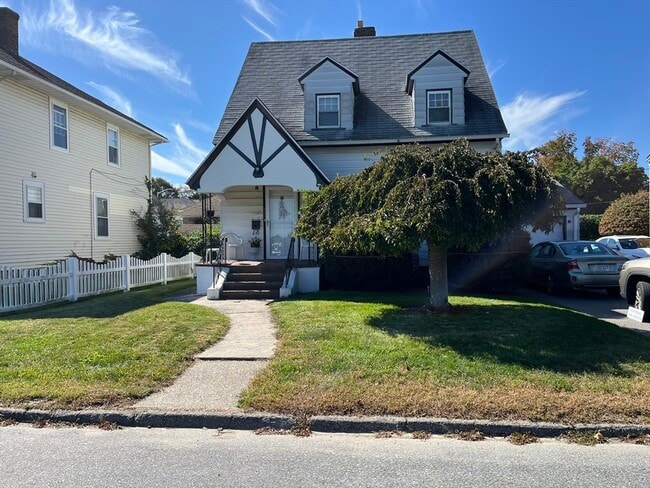 Photo - 305 Harrington Way