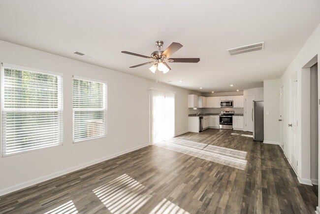 Photo - 222 Fields Crossing