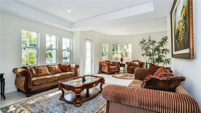 Photo - 1749 NE 9th St