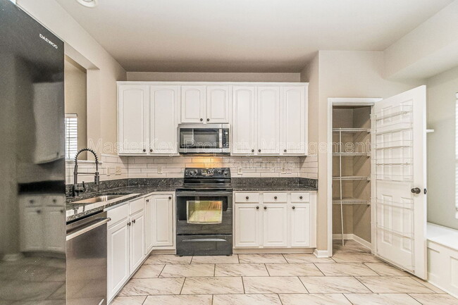 Photo - 123 Baberton Dr