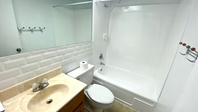 Photo - 2724 Kahoaloha Ln Unit #1002