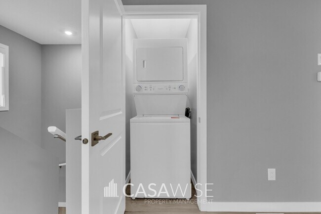 Photo - 10248-10157 157 St NW Unit GS