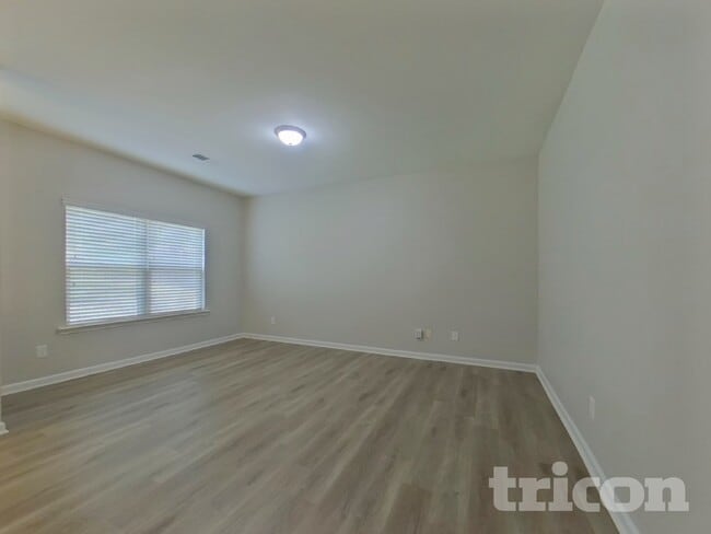 Photo - 3333 Lowland Dr