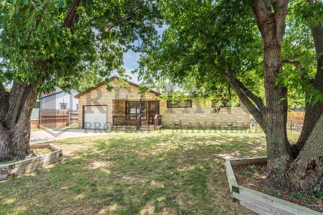 Building Photo - 4642 S vine Ave Rental