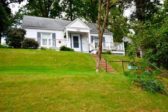 Cozy Cape Cod in Silver Spring's WOODMOOR ... - Cozy Cape Cod in Silver Spring's WOODMOOR ...