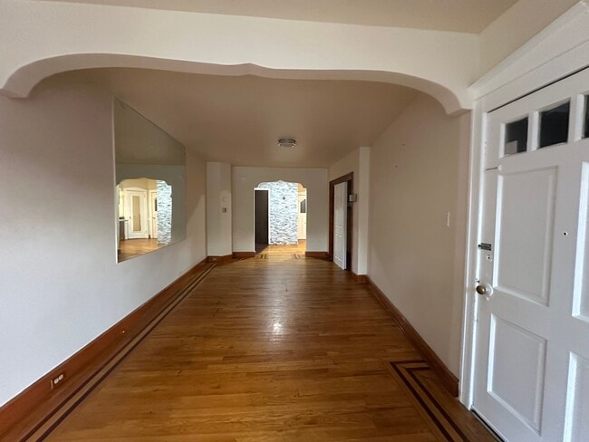 Building Photo - 4115 L St Unit 1