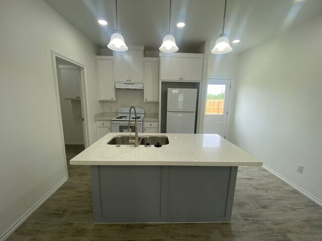 Photo - 2914 Maria Dr