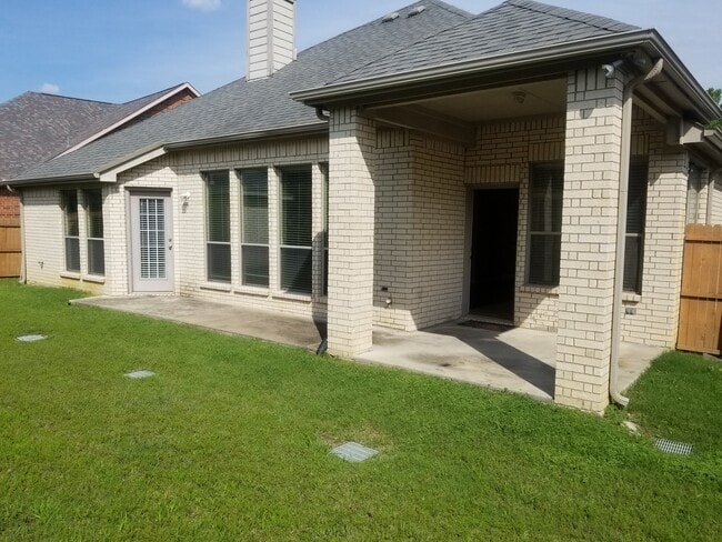 Photo - 552 Palomino Way