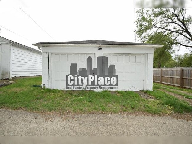 Photo - 1026 W 35th St