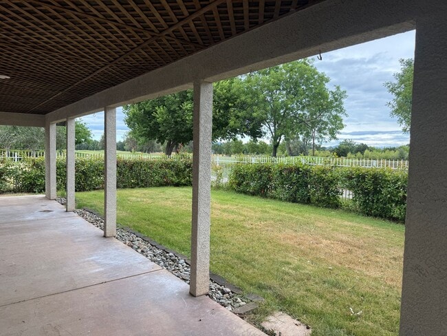Photo - 3-bedroom, 2-bath home in Palo Cedro, situated on the golf course!