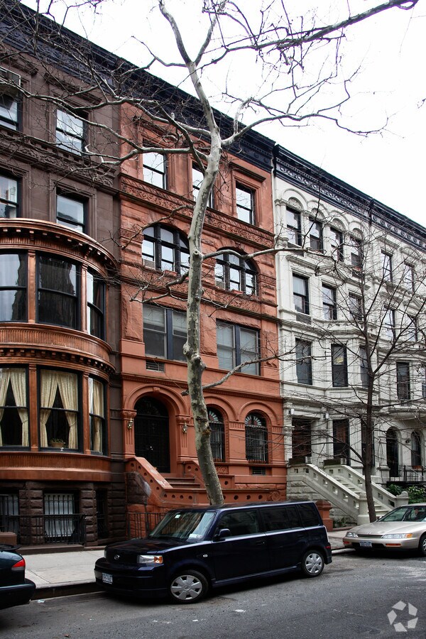 Photo - 34 W 76th St