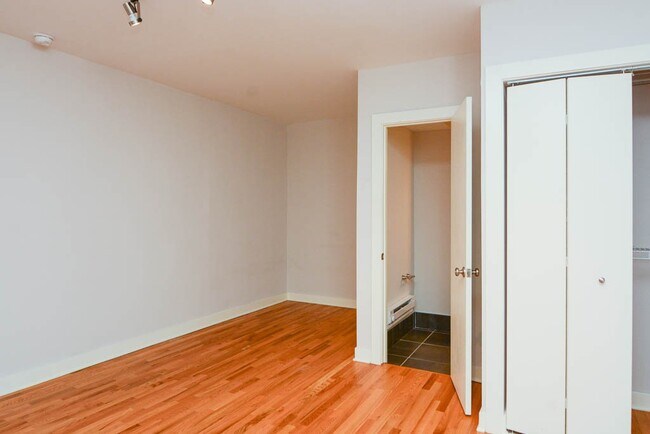 Photo - 2425 N Kedzie Blvd Unidad 301