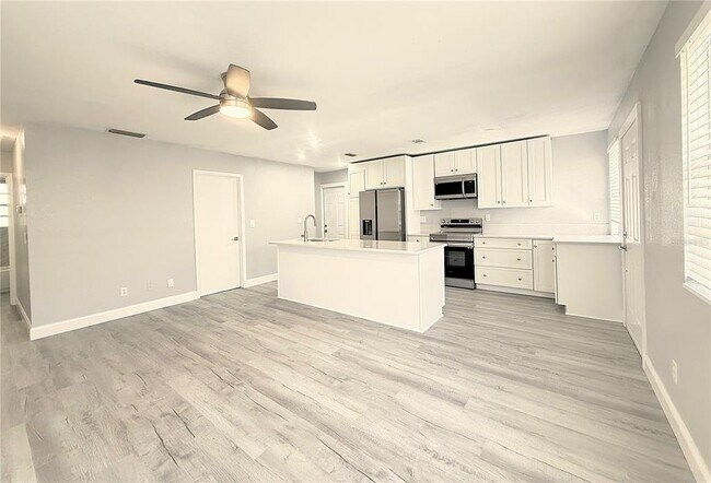 Photo - 1231 Illinois Ave