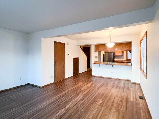 Photo - 433 Dailey Ave