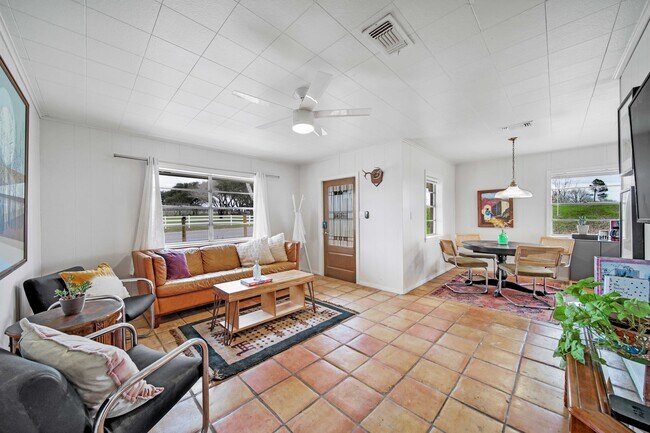 Photo - Meadow View Manor