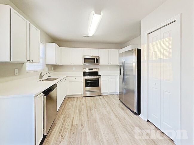 Photo - 1528 April Knoll Ct