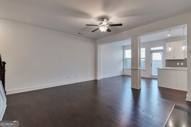 Photo - 108 Cannondale Dr