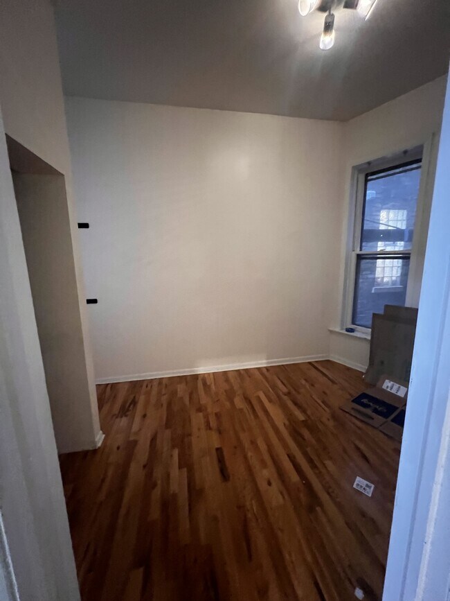 Photo - 839 W Newport Ave