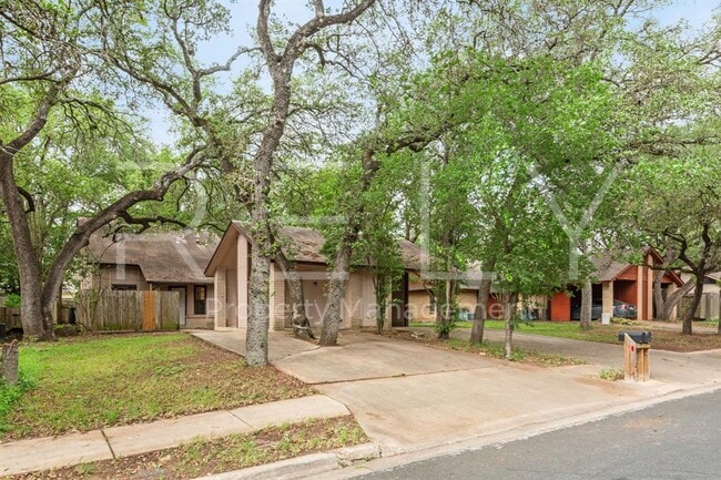 Photo - 1005 Milford Way