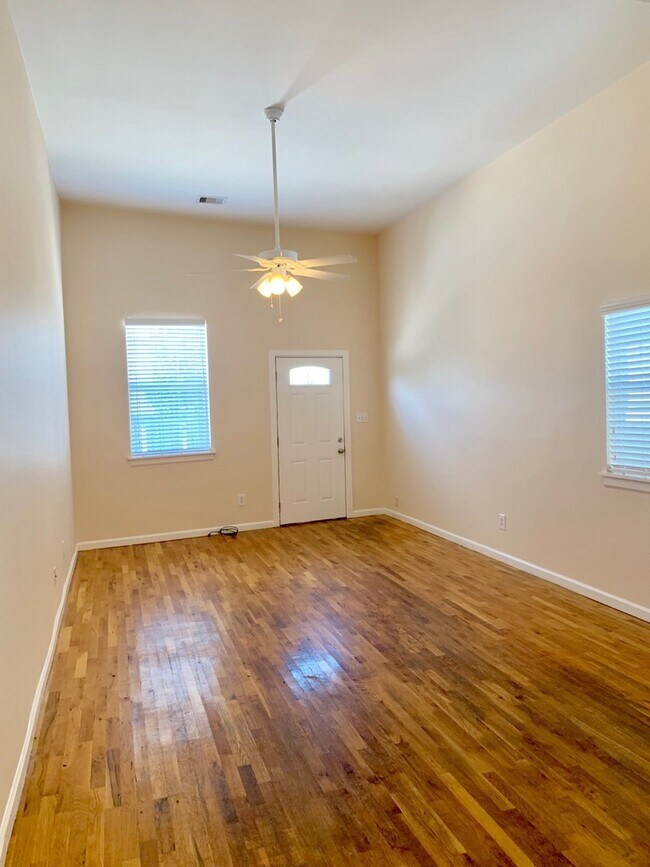 Photo - 2539-41 Gravier Unit 2541