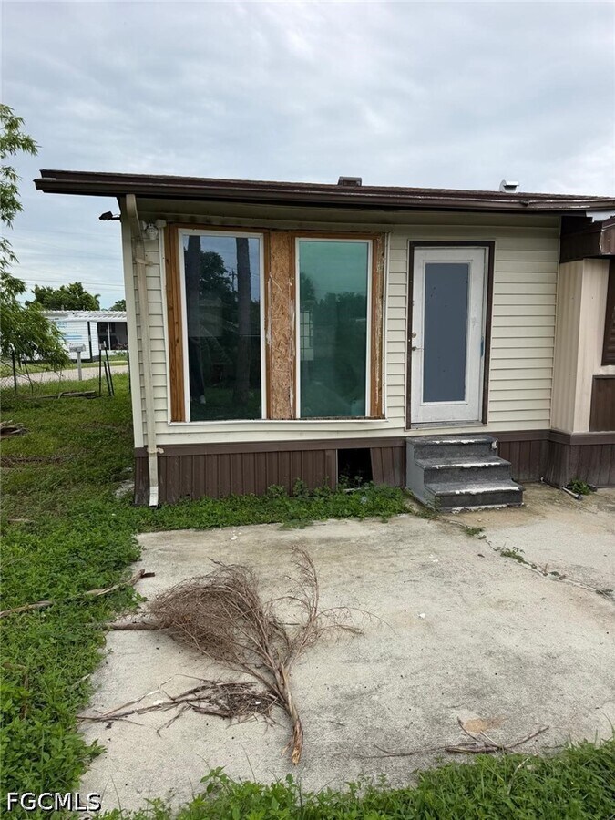 Photo - 130 Lantern Pl