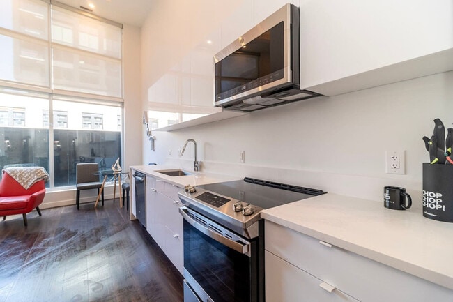 Photo - 1595 Barrington St Unit SI ID1222926P