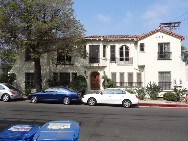 Photo - 2137 Vine St Unidad 2137 Vine St. 90068