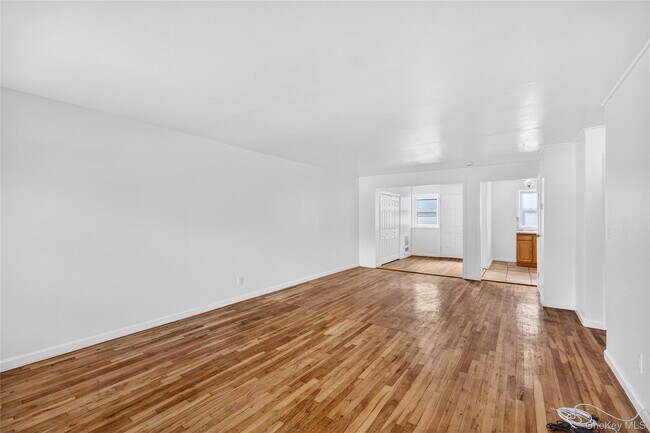 Building Photo - 2112 Lacombe Ave