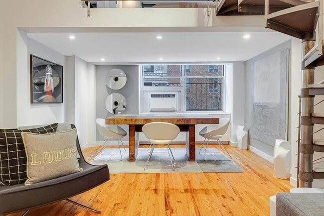23 Waverly Pl Unit 3X