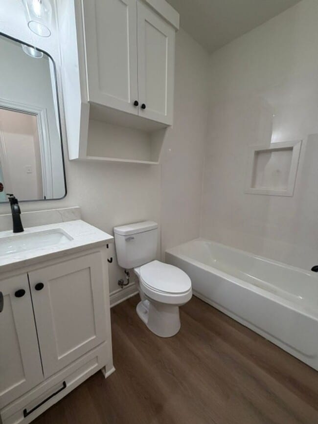 Photo - 307 Live Oak St
