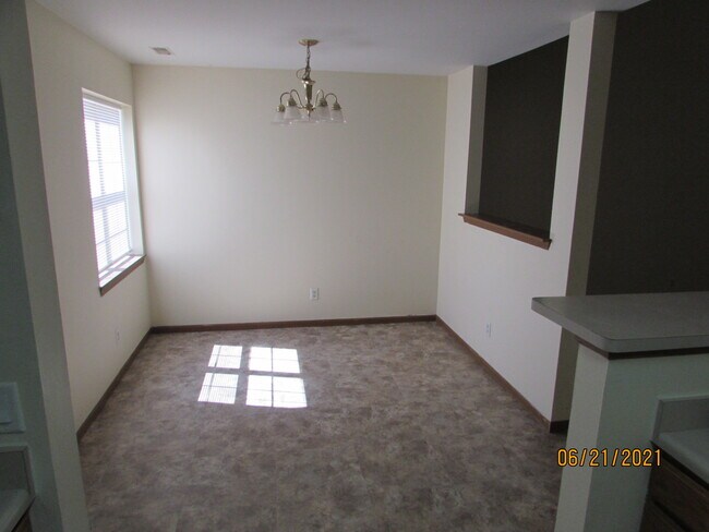 10 Woodridge Ct