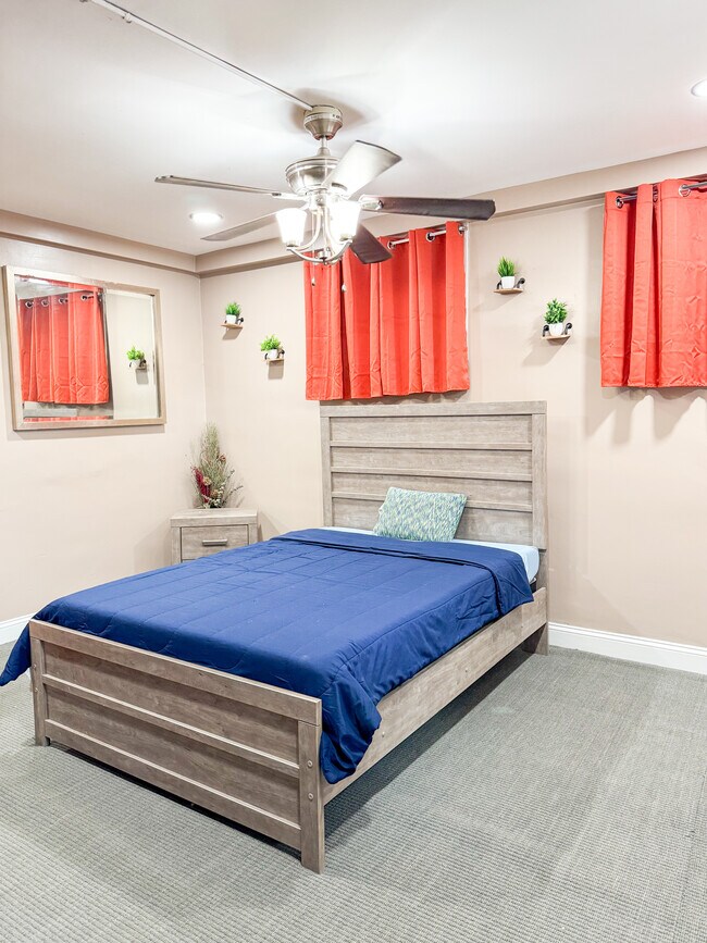 Building Photo - 134 Mississippi Ave SE Unit 1