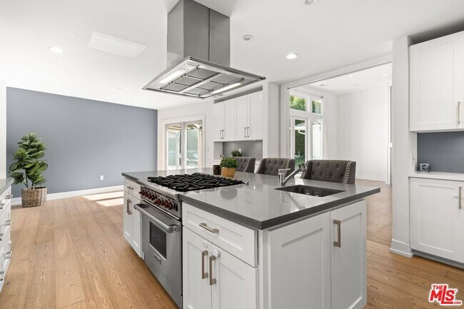 Photo - 2400 S Beverly Dr