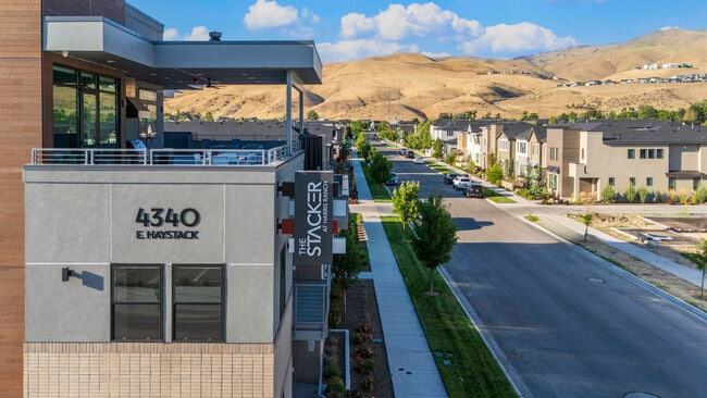 Photo - 4340 E Haystack St Unit 205