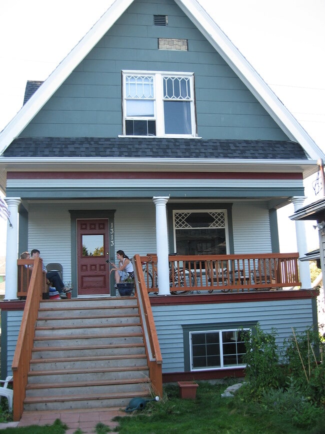 Building Photo - 1313 High St