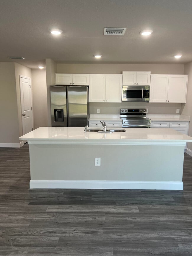 Photo - 838 San Filippo Dr SE