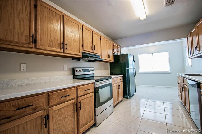 Photo - 116 W Enfield Rd