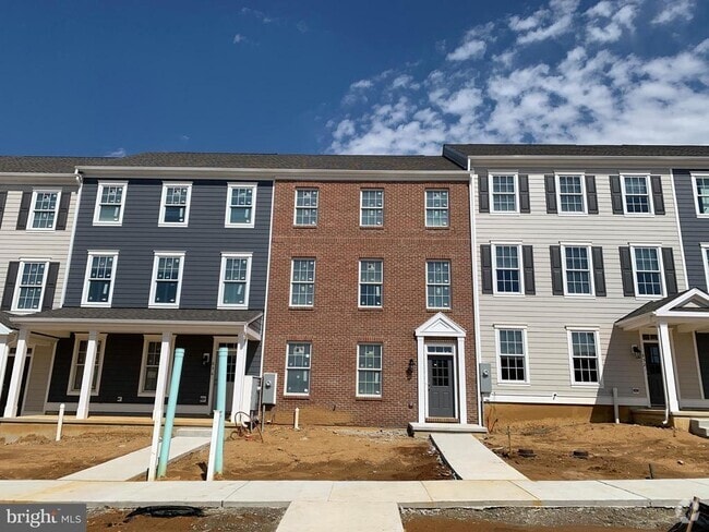 Building Photo - 854 Mapleton Ave Rental